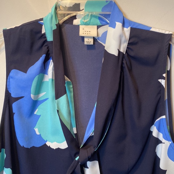 Blouse from Target. - Picture 4 of 4